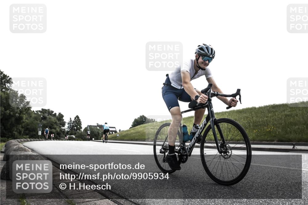 21.06.2026 - 29. Vierlanden-Triathlon H.Heesch http://msf.ph/oto/9905934 21.06.2026 11:20:07 Radfahren 20, 301, 782 meine-sportfotos.de