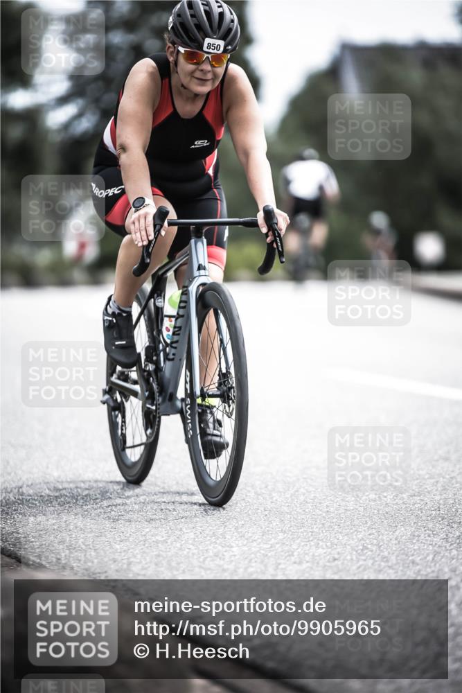 21.06.2026 - 29. Vierlanden-Triathlon H.Heesch http://msf.ph/oto/9905965 21.06.2026 11:40:08 Radfahren 87, 688, 850 meine-sportfotos.de