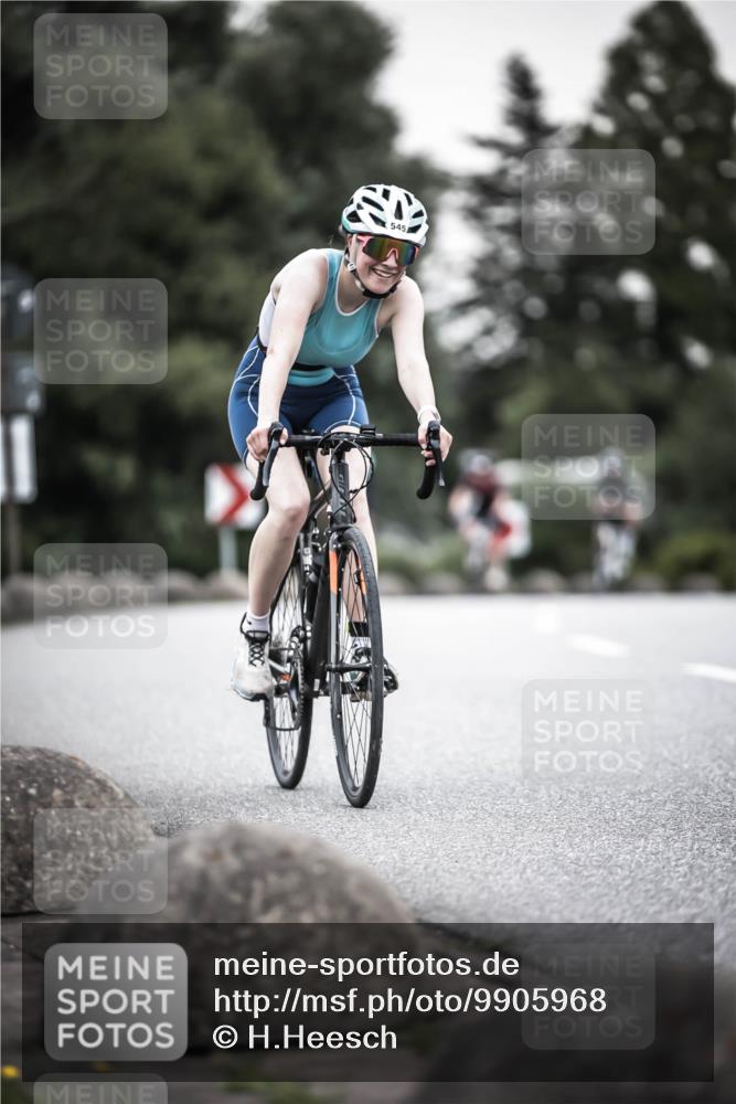 21.06.2026 - 29. Vierlanden-Triathlon H.Heesch http://msf.ph/oto/9905968 21.06.2026 10:24:27 Radfahren 74, 84, 94, 169, 196, 370, 377, 545, 552, 622 meine-sportfotos.de