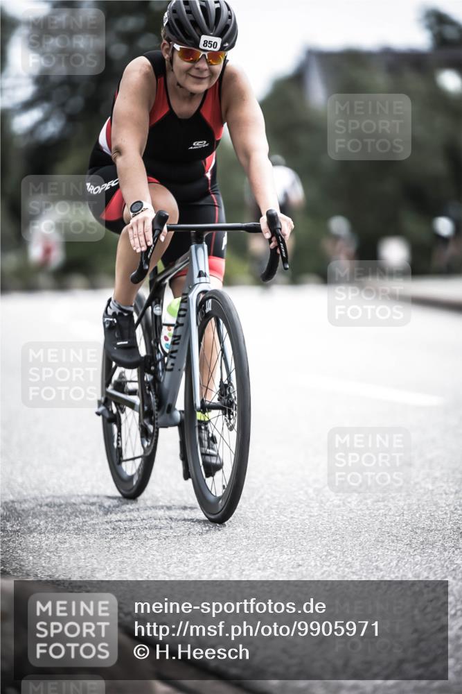 21.06.2026 - 29. Vierlanden-Triathlon H.Heesch http://msf.ph/oto/9905971 21.06.2026 11:40:08 Radfahren 87, 688, 850 meine-sportfotos.de