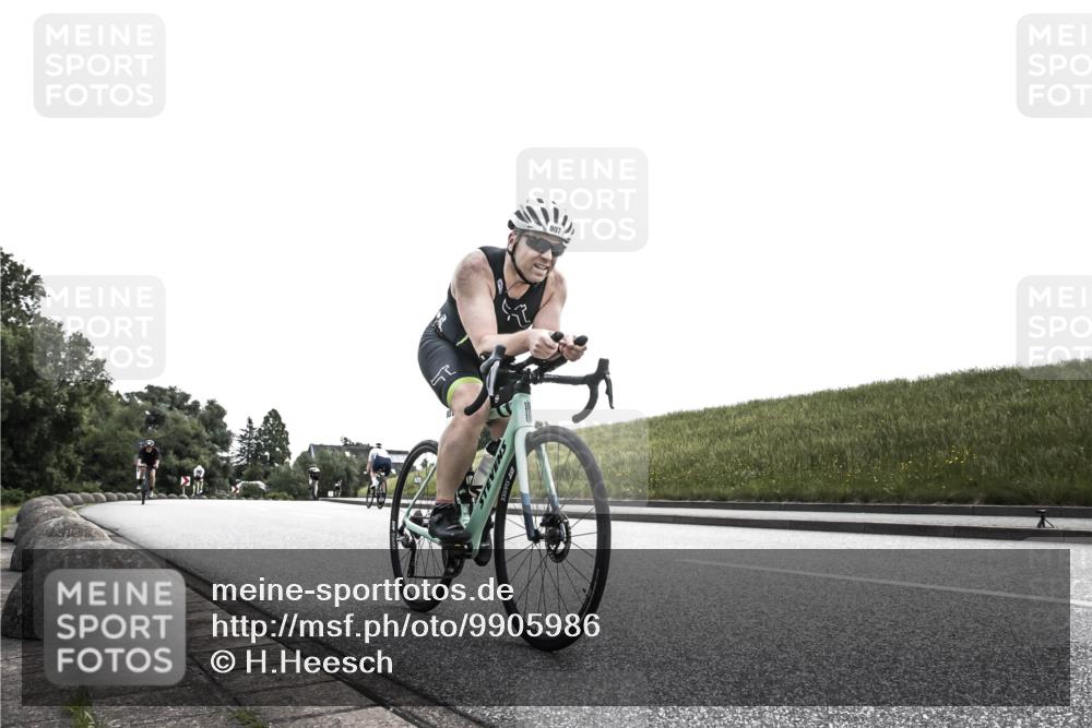 21.06.2026 - 29. Vierlanden-Triathlon H.Heesch http://msf.ph/oto/9905986 21.06.2026 11:21:08 Radfahren 44, 755, 779, 807 meine-sportfotos.de