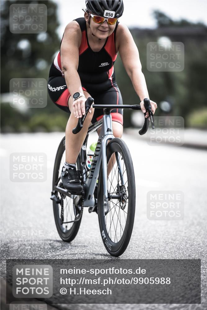 21.06.2026 - 29. Vierlanden-Triathlon H.Heesch http://msf.ph/oto/9905988 21.06.2026 11:40:09 Radfahren 87, 688, 850 meine-sportfotos.de