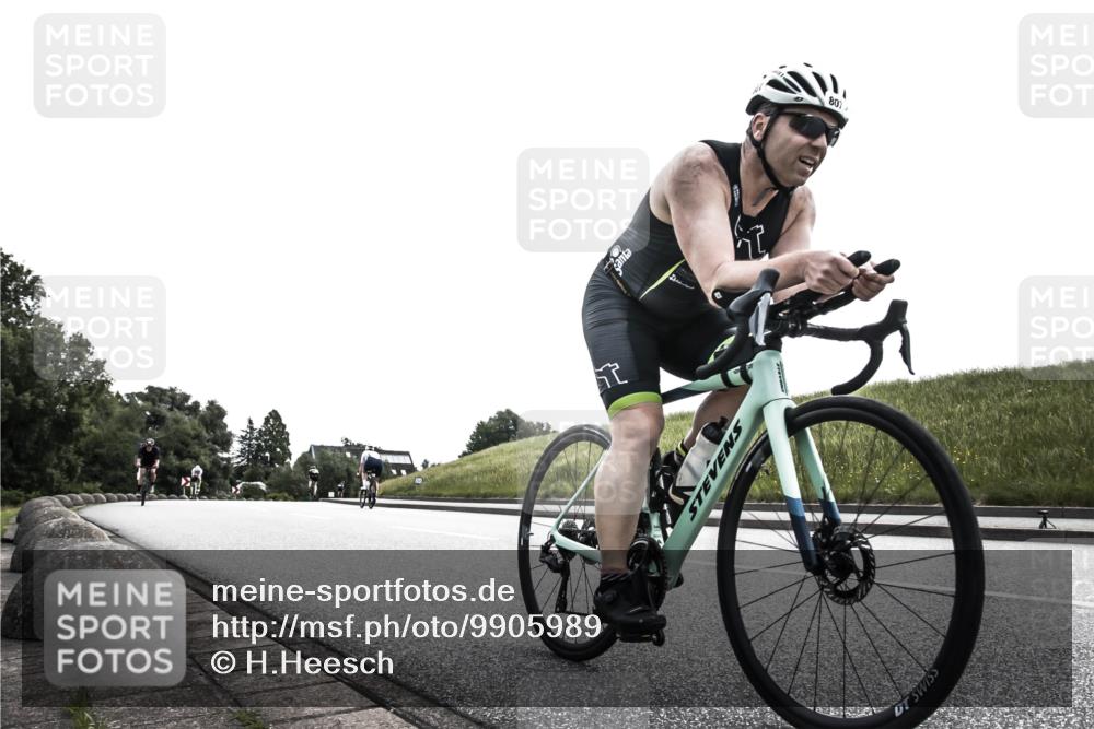 21.06.2026 - 29. Vierlanden-Triathlon H.Heesch http://msf.ph/oto/9905989 21.06.2026 11:21:08 Radfahren 44, 755, 779, 807 meine-sportfotos.de