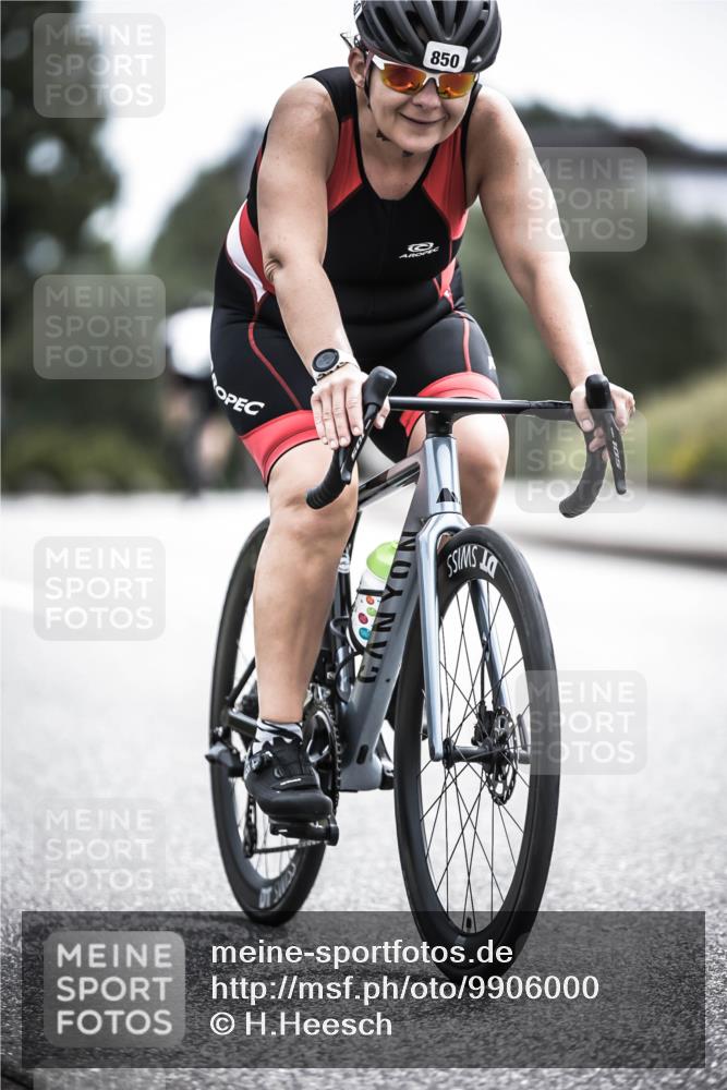 21.06.2026 - 29. Vierlanden-Triathlon H.Heesch http://msf.ph/oto/9906000 21.06.2026 11:40:09 Radfahren 87, 688, 850 meine-sportfotos.de