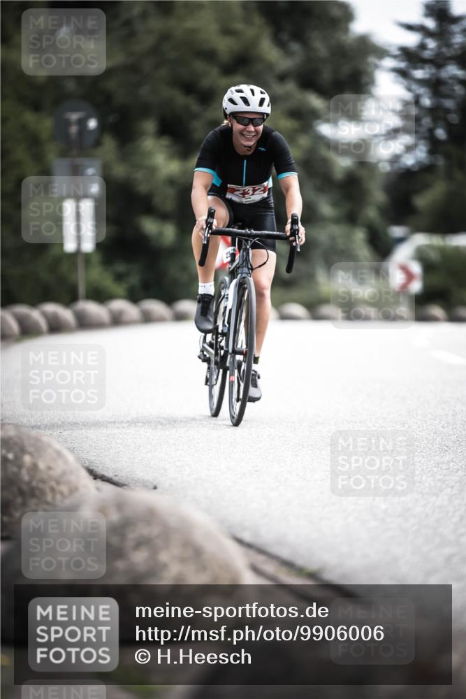 21.06.2026 - 29. Vierlanden-Triathlon H.Heesch http://msf.ph/oto/9906006 21.06.2026 11:40:17 Radfahren 232, 688 meine-sportfotos.de