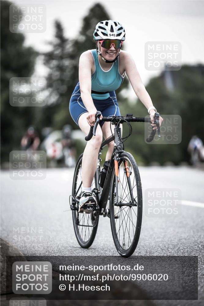 21.06.2026 - 29. Vierlanden-Triathlon H.Heesch http://msf.ph/oto/9906020 21.06.2026 10:24:27 Radfahren 74, 84, 94, 169, 196, 370, 377, 545, 552, 622 meine-sportfotos.de
