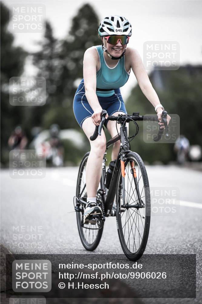 21.06.2026 - 29. Vierlanden-Triathlon H.Heesch http://msf.ph/oto/9906026 21.06.2026 10:24:27 Radfahren 74, 84, 94, 169, 196, 370, 377, 545, 552, 622 meine-sportfotos.de