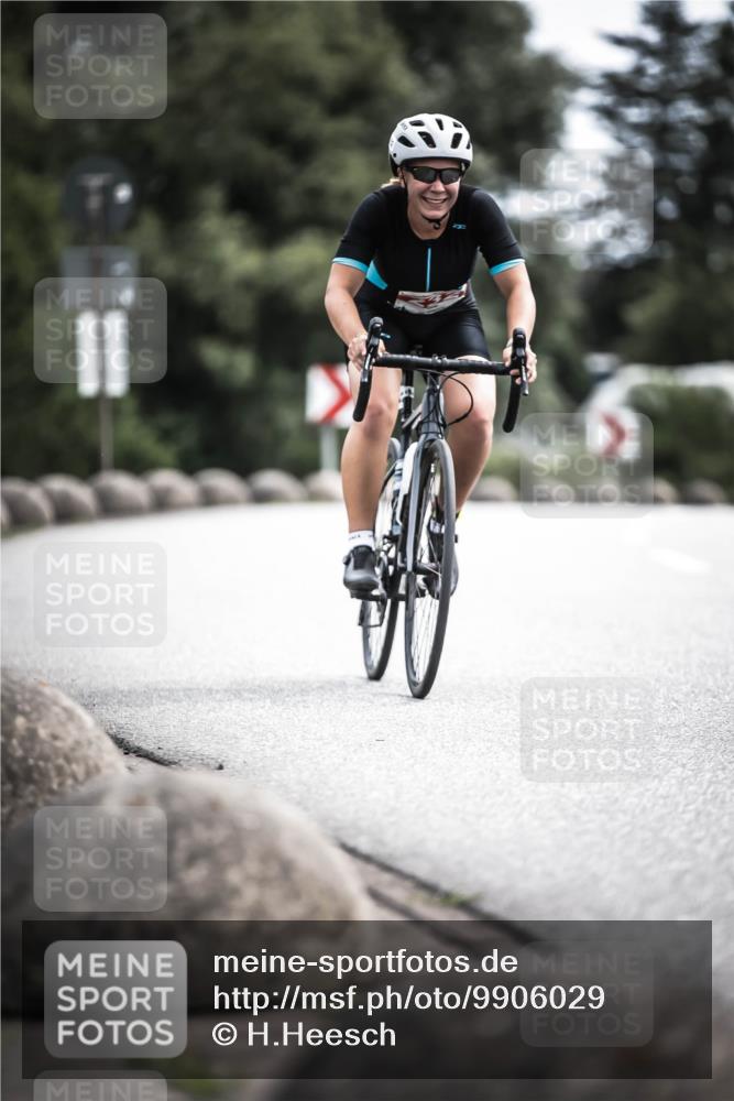 21.06.2026 - 29. Vierlanden-Triathlon H.Heesch http://msf.ph/oto/9906029 21.06.2026 11:40:17 Radfahren 232, 688 meine-sportfotos.de