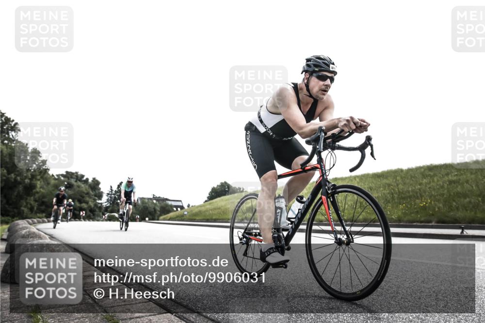 21.06.2026 - 29. Vierlanden-Triathlon H.Heesch http://msf.ph/oto/9906031 21.06.2026 11:22:58 Radfahren 221, 629, 795, 809 meine-sportfotos.de