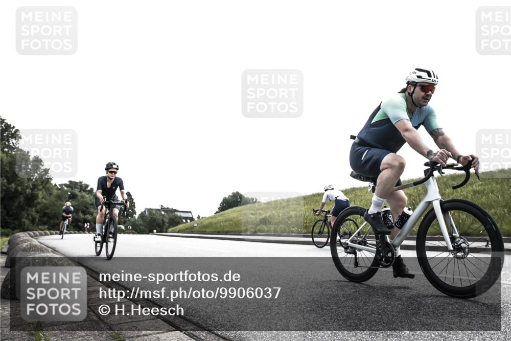 21.06.2026 - 29. Vierlanden-Triathlon H.Heesch http://msf.ph/oto/9906037 21.06.2026 11:22:59 Radfahren 221, 629, 795, 809 meine-sportfotos.de