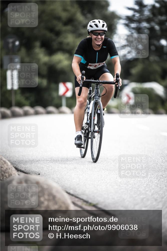21.06.2026 - 29. Vierlanden-Triathlon H.Heesch http://msf.ph/oto/9906038 21.06.2026 11:40:17 Radfahren 232, 688 meine-sportfotos.de