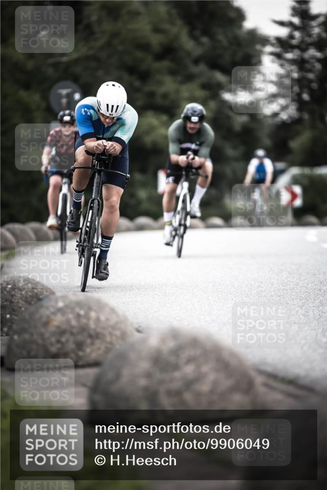 21.06.2026 - 29. Vierlanden-Triathlon H.Heesch http://msf.ph/oto/9906049 21.06.2026 10:24:31 Radfahren 84, 94, 169, 370, 552, 622, 625 meine-sportfotos.de