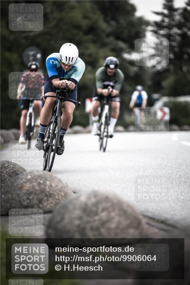 21.06.2026 - 29. Vierlanden-Triathlon H.Heesch http://msf.ph/oto/9906064 21.06.2026 10:24:31 Radfahren 84, 94, 169, 370, 552, 622, 625 meine-sportfotos.de