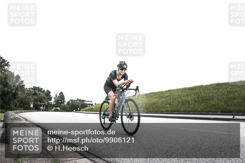 21.06.2026 - 29. Vierlanden-Triathlon H.Heesch http://msf.ph/oto/9906121 21.06.2026 11:26:50 Radfahren 863, 900 meine-sportfotos.de