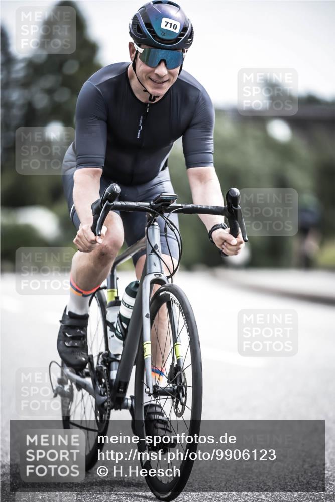21.06.2026 - 29. Vierlanden-Triathlon H.Heesch http://msf.ph/oto/9906123 21.06.2026 11:44:19 Radfahren 710, 715, 805 meine-sportfotos.de