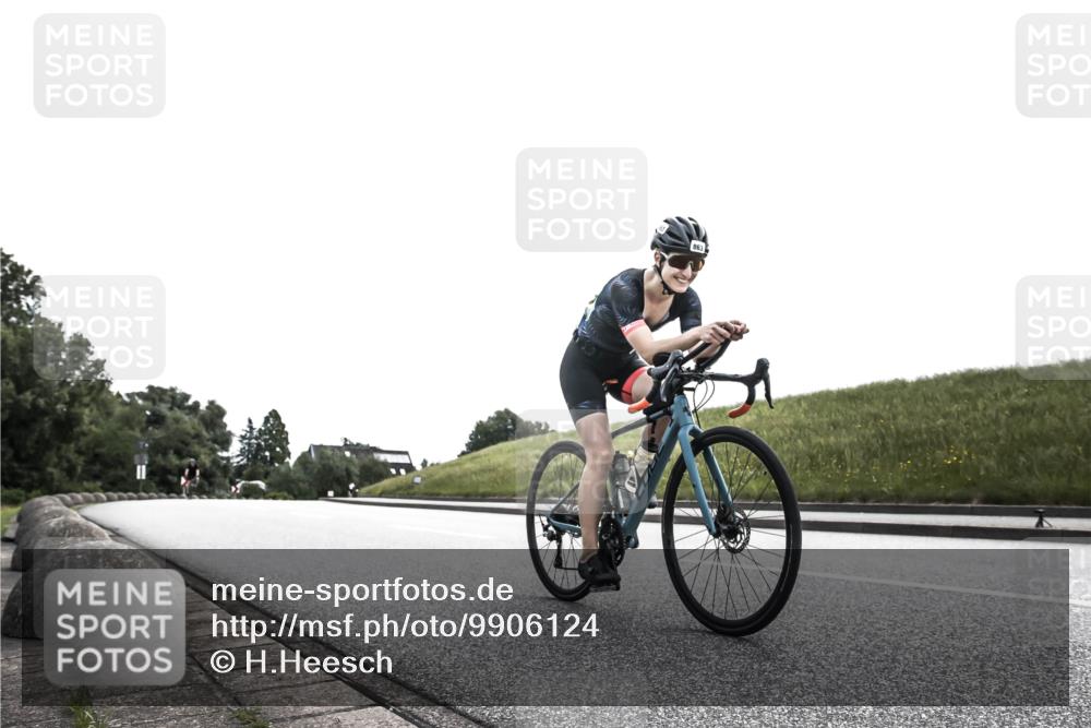 21.06.2026 - 29. Vierlanden-Triathlon H.Heesch http://msf.ph/oto/9906124 21.06.2026 11:26:50 Radfahren 863, 900 meine-sportfotos.de