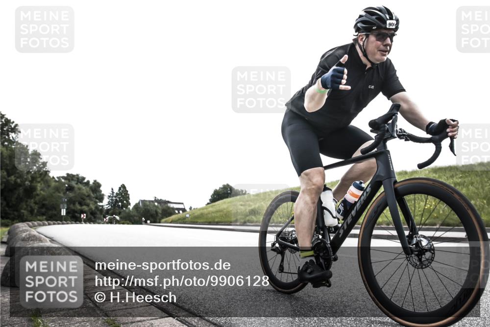 21.06.2026 - 29. Vierlanden-Triathlon H.Heesch http://msf.ph/oto/9906128 21.06.2026 11:26:54 Radfahren 900 meine-sportfotos.de