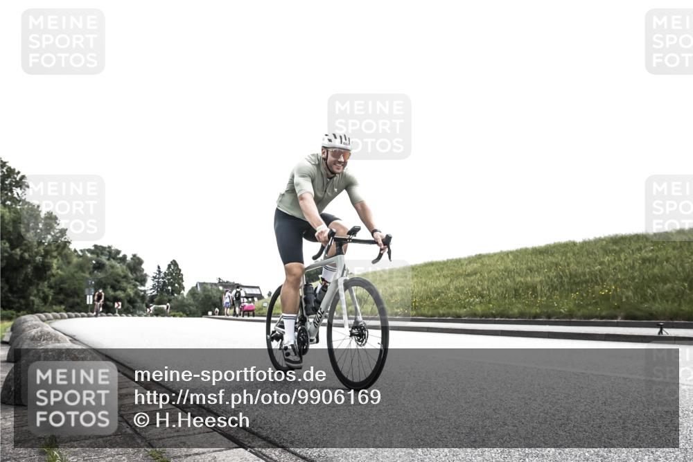 21.06.2026 - 29. Vierlanden-Triathlon H.Heesch http://msf.ph/oto/9906169 21.06.2026 11:28:16 Radfahren 827, 892 meine-sportfotos.de
