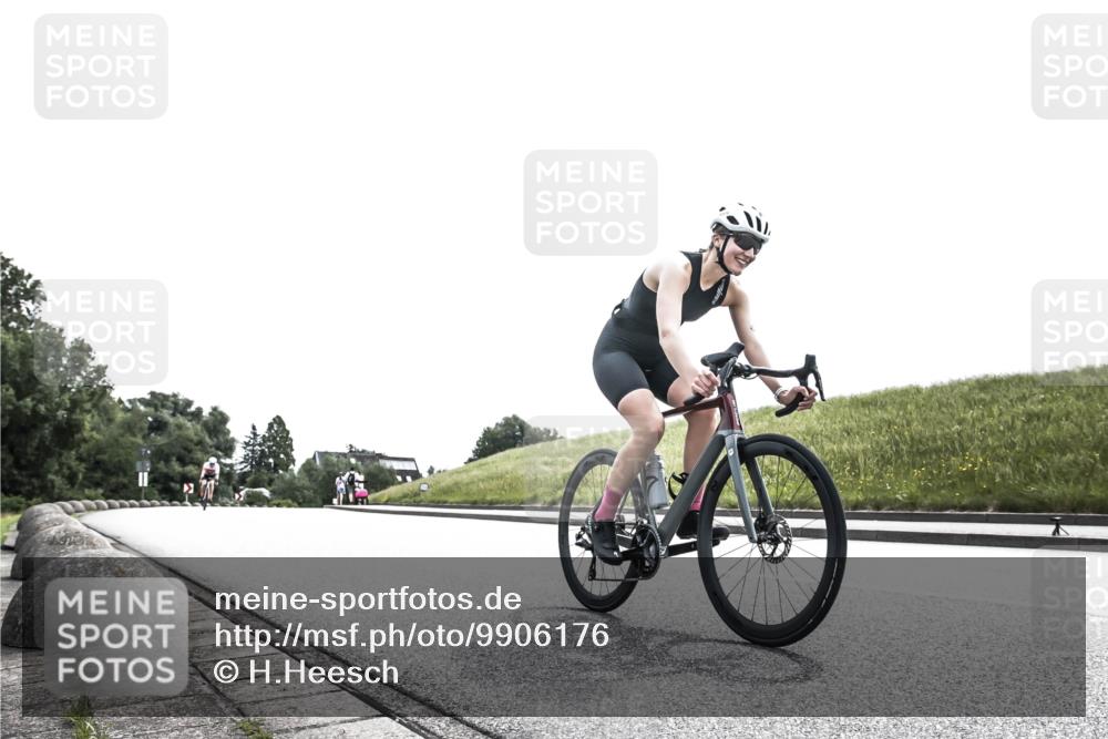 21.06.2026 - 29. Vierlanden-Triathlon H.Heesch http://msf.ph/oto/9906176 21.06.2026 11:28:23 Radfahren 70, 171, 786, 879 meine-sportfotos.de