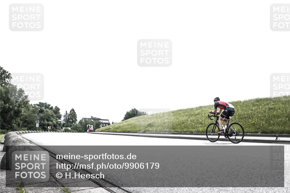 21.06.2026 - 29. Vierlanden-Triathlon H.Heesch http://msf.ph/oto/9906179 21.06.2026 11:28:28 Radfahren 70, 172, 240, 654, 786 meine-sportfotos.de