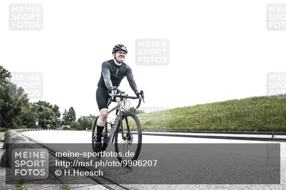 21.06.2026 - 29. Vierlanden-Triathlon H.Heesch http://msf.ph/oto/9906207 21.06.2026 11:28:56 Radfahren 228, 651, 706, 741 meine-sportfotos.de