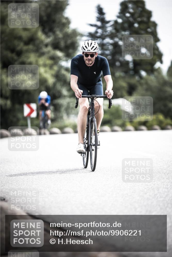 21.06.2026 - 29. Vierlanden-Triathlon H.Heesch http://msf.ph/oto/9906221 21.06.2026 11:45:01 Radfahren 255, 696 meine-sportfotos.de
