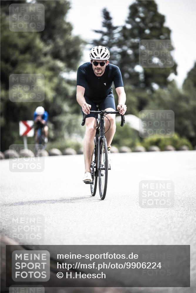 21.06.2026 - 29. Vierlanden-Triathlon H.Heesch http://msf.ph/oto/9906224 21.06.2026 11:45:01 Radfahren 255, 696 meine-sportfotos.de