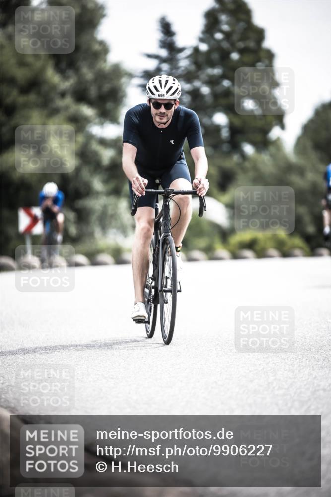 21.06.2026 - 29. Vierlanden-Triathlon H.Heesch http://msf.ph/oto/9906227 21.06.2026 11:45:01 Radfahren 255, 696 meine-sportfotos.de
