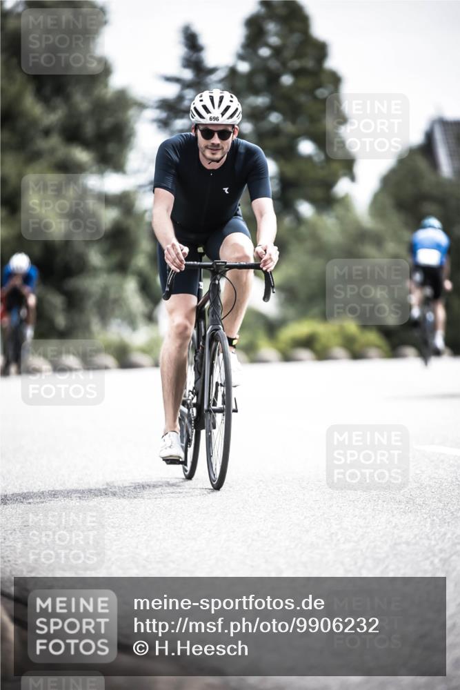 21.06.2026 - 29. Vierlanden-Triathlon H.Heesch http://msf.ph/oto/9906232 21.06.2026 11:45:01 Radfahren 255, 696 meine-sportfotos.de
