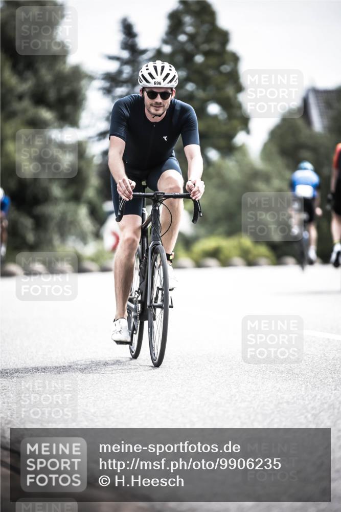 21.06.2026 - 29. Vierlanden-Triathlon H.Heesch http://msf.ph/oto/9906235 21.06.2026 11:45:01 Radfahren 255, 696 meine-sportfotos.de