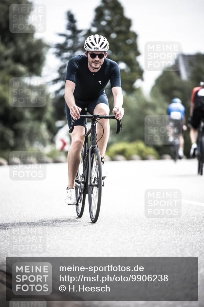 21.06.2026 - 29. Vierlanden-Triathlon H.Heesch http://msf.ph/oto/9906238 21.06.2026 11:45:01 Radfahren 255, 696 meine-sportfotos.de