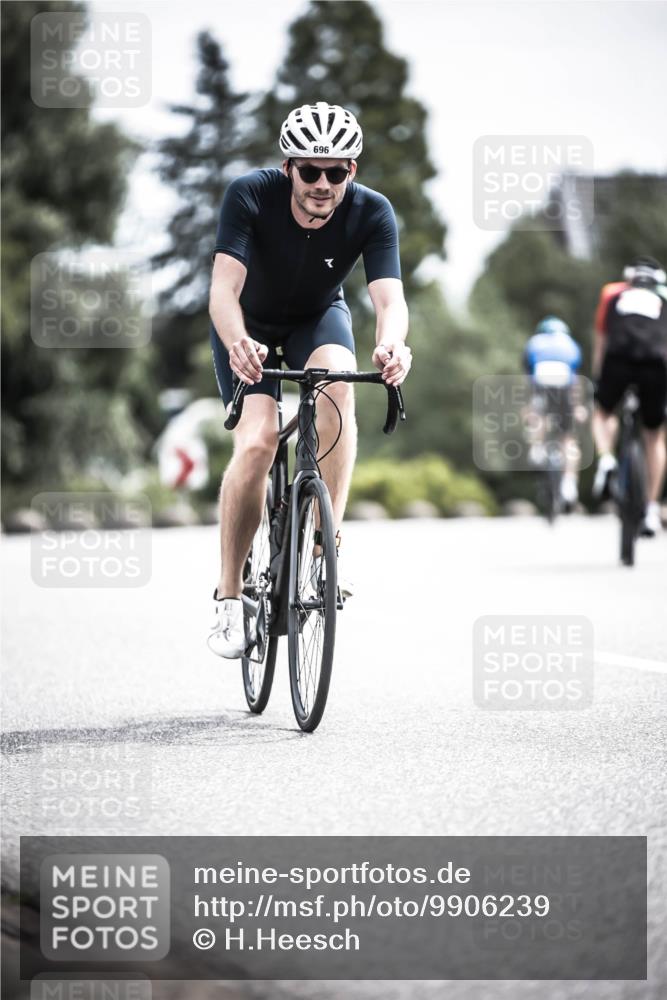 21.06.2026 - 29. Vierlanden-Triathlon H.Heesch http://msf.ph/oto/9906239 21.06.2026 11:45:02 Radfahren 255, 696 meine-sportfotos.de