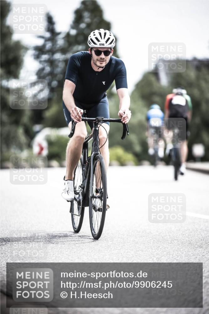 21.06.2026 - 29. Vierlanden-Triathlon H.Heesch http://msf.ph/oto/9906245 21.06.2026 11:45:02 Radfahren 255, 696 meine-sportfotos.de