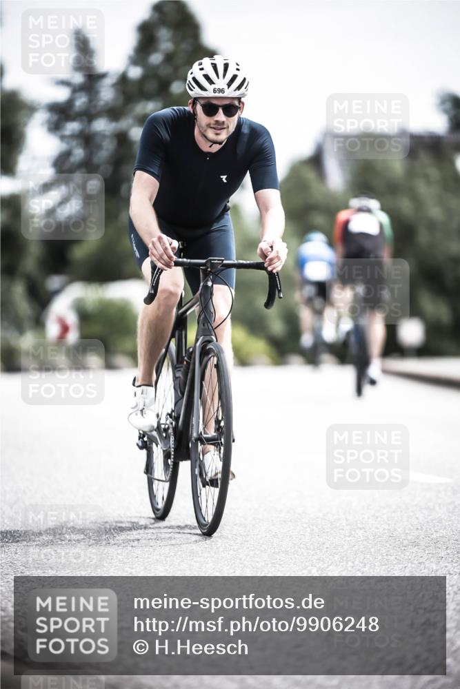21.06.2026 - 29. Vierlanden-Triathlon H.Heesch http://msf.ph/oto/9906248 21.06.2026 11:45:02 Radfahren 255, 696 meine-sportfotos.de
