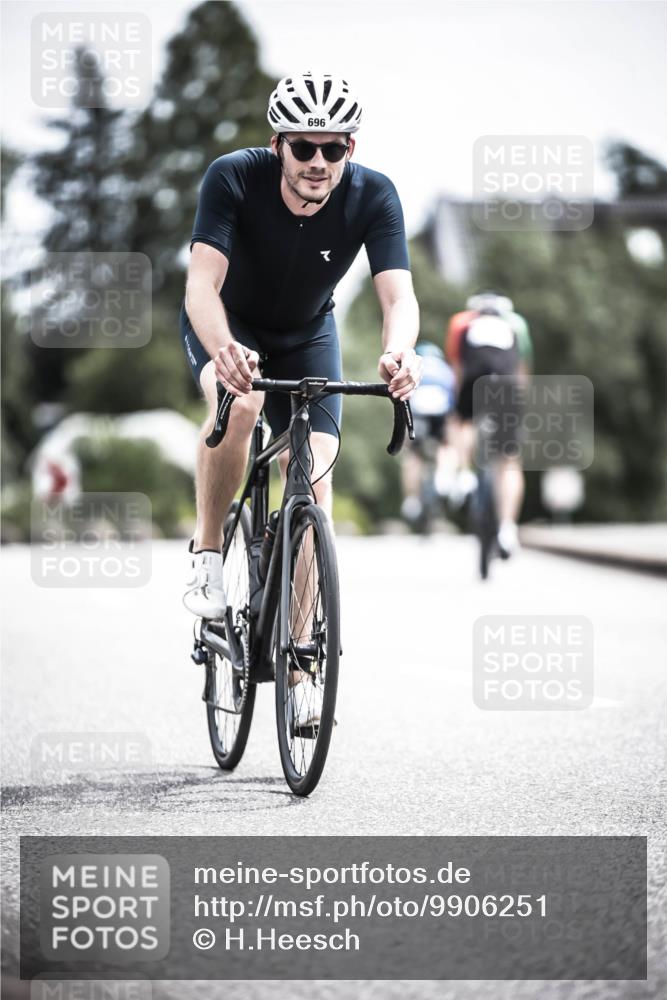 21.06.2026 - 29. Vierlanden-Triathlon H.Heesch http://msf.ph/oto/9906251 21.06.2026 11:45:02 Radfahren 255, 696 meine-sportfotos.de