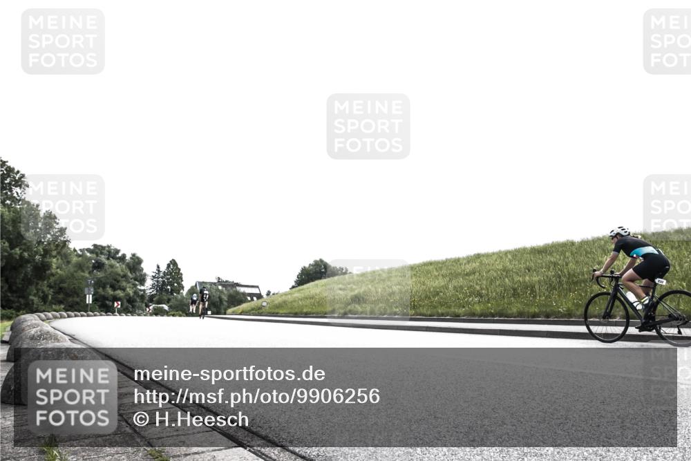 21.06.2026 - 29. Vierlanden-Triathlon H.Heesch http://msf.ph/oto/9906256 21.06.2026 11:30:12 Radfahren 252 meine-sportfotos.de