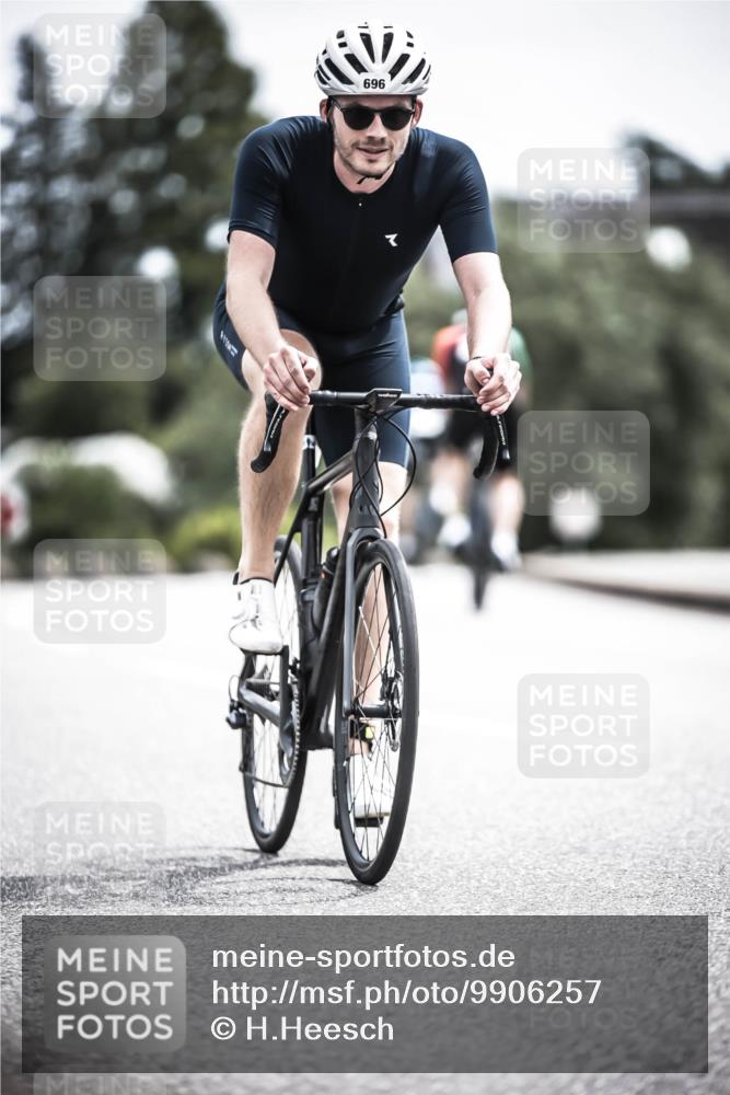 21.06.2026 - 29. Vierlanden-Triathlon H.Heesch http://msf.ph/oto/9906257 21.06.2026 11:45:02 Radfahren 255, 696 meine-sportfotos.de