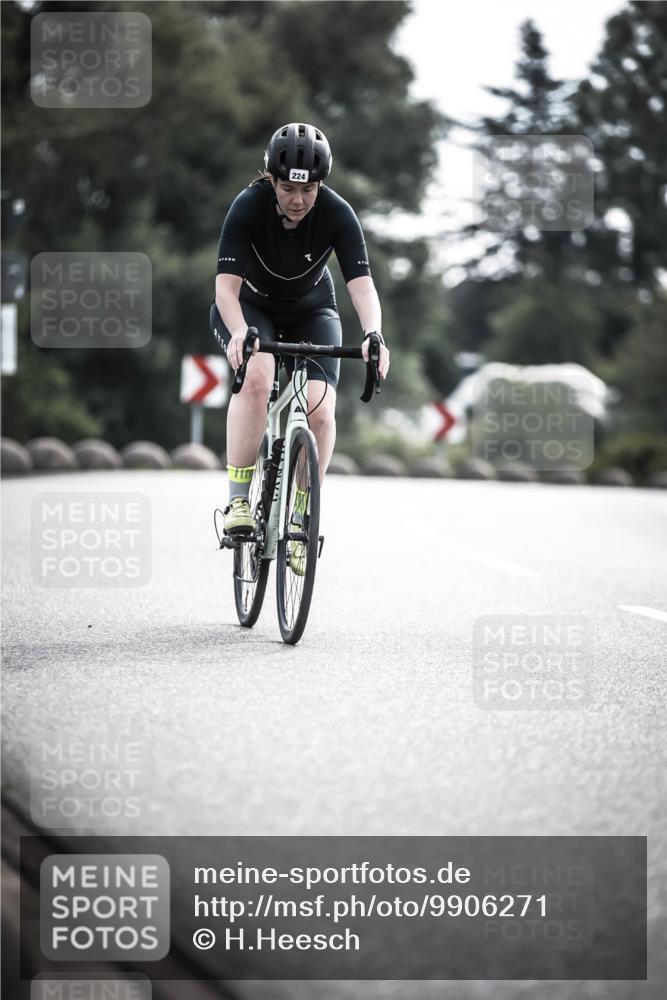 21.06.2026 - 29. Vierlanden-Triathlon H.Heesch http://msf.ph/oto/9906271 21.06.2026 09:19:24 Radfahren 99, 224, 228 meine-sportfotos.de