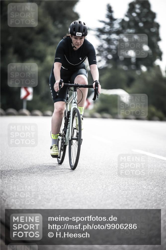 21.06.2026 - 29. Vierlanden-Triathlon H.Heesch http://msf.ph/oto/9906286 21.06.2026 09:19:24 Radfahren 99, 224, 228 meine-sportfotos.de