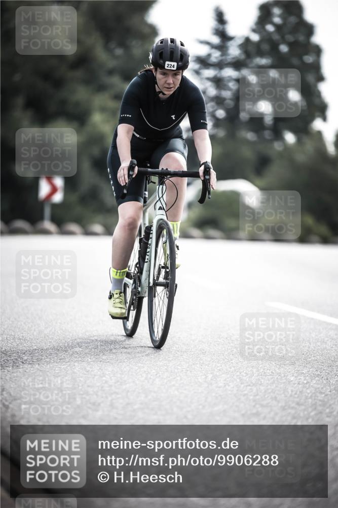 21.06.2026 - 29. Vierlanden-Triathlon H.Heesch http://msf.ph/oto/9906288 21.06.2026 09:19:24 Radfahren 99, 224, 228 meine-sportfotos.de