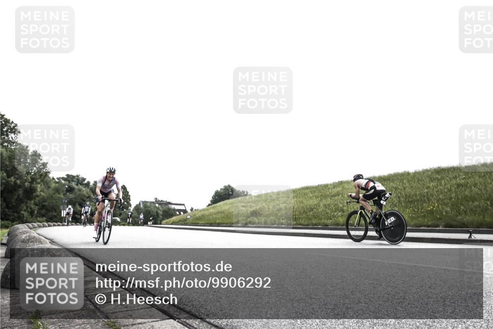21.06.2026 - 29. Vierlanden-Triathlon H.Heesch http://msf.ph/oto/9906292 21.06.2026 11:30:55 Radfahren 277, 295, 872, 899 meine-sportfotos.de