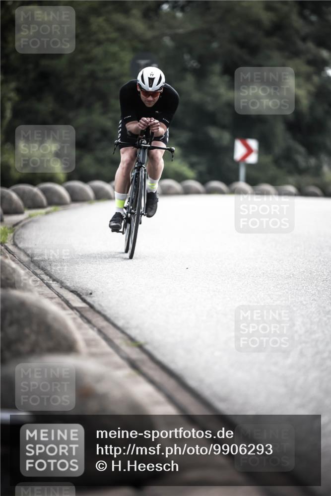 21.06.2026 - 29. Vierlanden-Triathlon H.Heesch http://msf.ph/oto/9906293 21.06.2026 09:19:40 Radfahren 4, 77, 219 meine-sportfotos.de