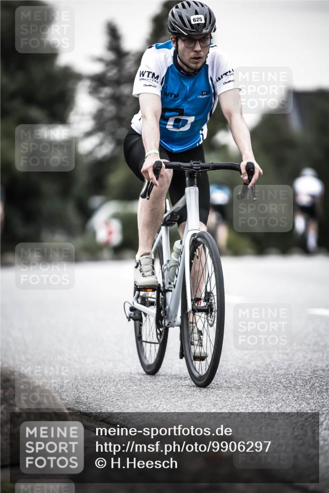 21.06.2026 - 29. Vierlanden-Triathlon H.Heesch http://msf.ph/oto/9906297 21.06.2026 10:24:36 Radfahren 71, 207, 552, 622, 625 meine-sportfotos.de