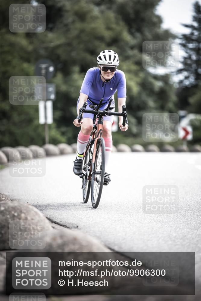 21.06.2026 - 29. Vierlanden-Triathlon H.Heesch http://msf.ph/oto/9906300 21.06.2026 11:41:00 Radfahren 71, 270, 668, 709, 853 meine-sportfotos.de