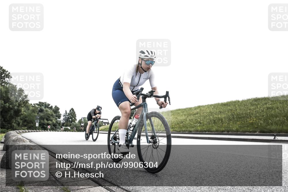 21.06.2026 - 29. Vierlanden-Triathlon H.Heesch http://msf.ph/oto/9906304 21.06.2026 11:30:58 Radfahren 277, 295, 872, 899 meine-sportfotos.de