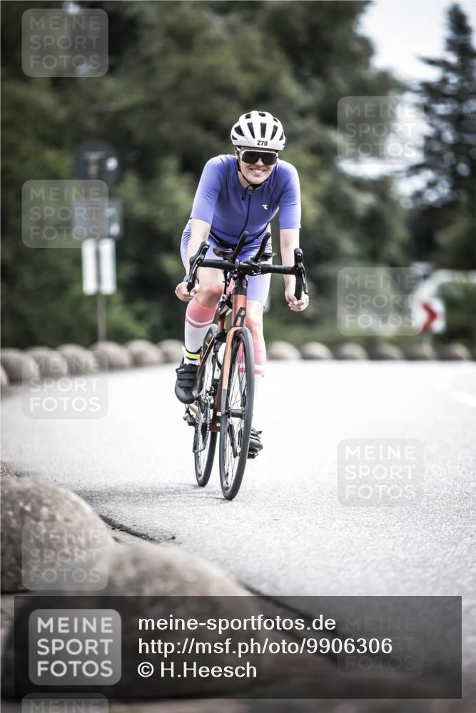21.06.2026 - 29. Vierlanden-Triathlon H.Heesch http://msf.ph/oto/9906306 21.06.2026 11:41:00 Radfahren 71, 270, 668, 709, 853 meine-sportfotos.de