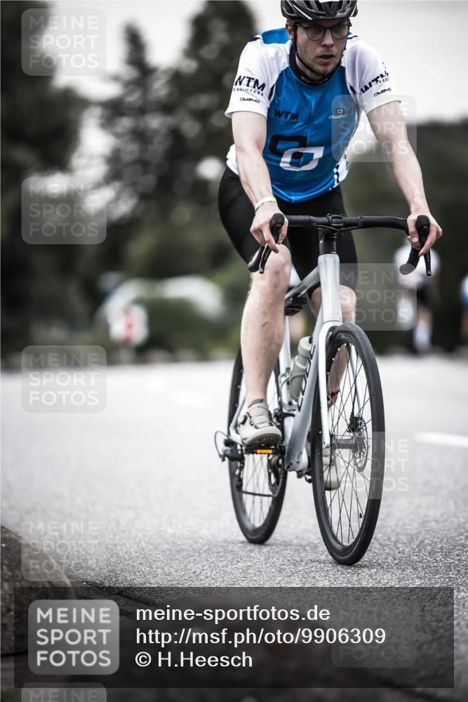 21.06.2026 - 29. Vierlanden-Triathlon H.Heesch http://msf.ph/oto/9906309 21.06.2026 10:24:36 Radfahren 71, 207, 552, 622, 625 meine-sportfotos.de