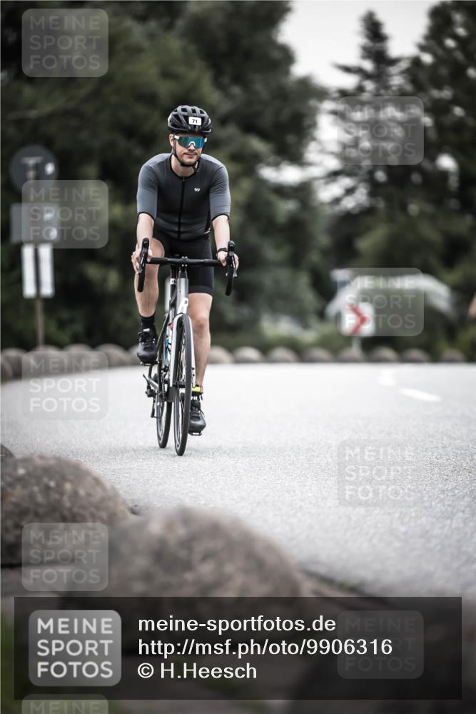 21.06.2026 - 29. Vierlanden-Triathlon H.Heesch http://msf.ph/oto/9906316 21.06.2026 10:24:39 Radfahren 71, 207, 509, 625 meine-sportfotos.de