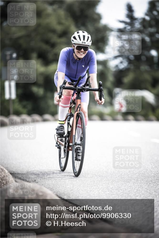 21.06.2026 - 29. Vierlanden-Triathlon H.Heesch http://msf.ph/oto/9906330 21.06.2026 11:41:00 Radfahren 71, 270, 668, 709, 853 meine-sportfotos.de