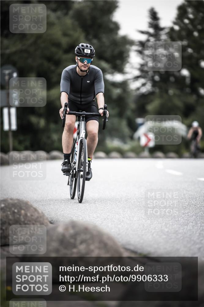 21.06.2026 - 29. Vierlanden-Triathlon H.Heesch http://msf.ph/oto/9906333 21.06.2026 10:24:40 Radfahren 71, 207, 509, 562 meine-sportfotos.de